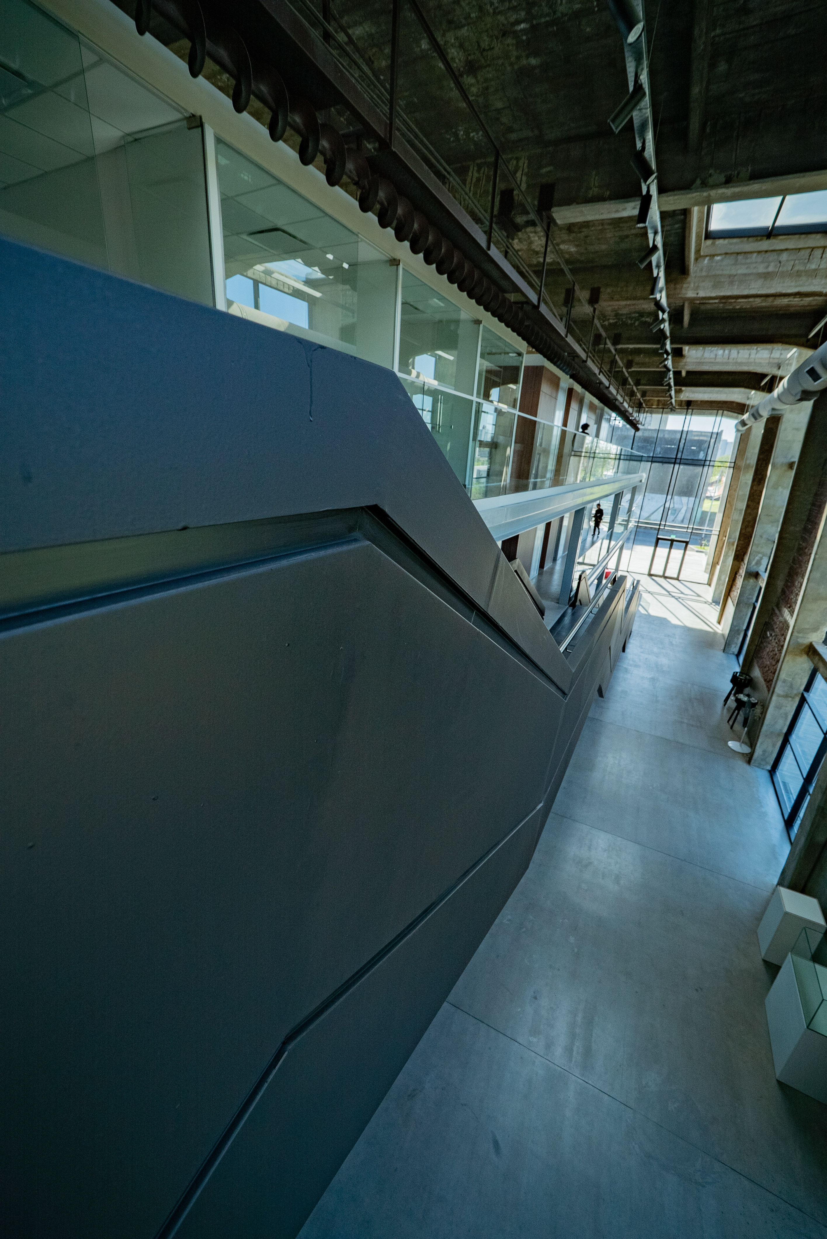 Interior CEA — primer piso